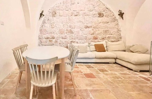 Nachlaot Apartment | Authentic Jerusalem Charm - 2 BR Nachlaot