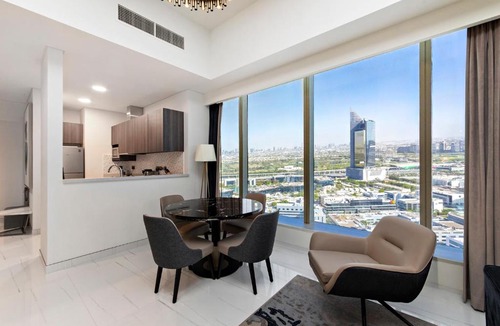 Dubai Media City Apartment | Avani 1BR Apartment with Excellent Sea View