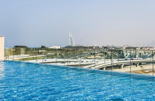 Dubai Media City Apartment | Avani 1BR Apartment with Excellent Sea View