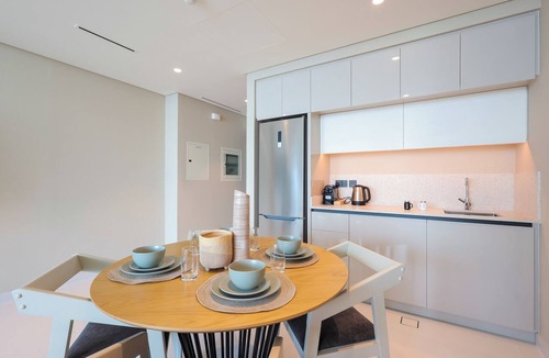 Madinat Zayed Apartment | Aya - Exquisite Beachfront 1BR Living in Palm Jumeirah