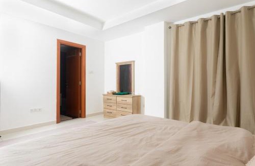Azaiba Apartment | Azad Guest House