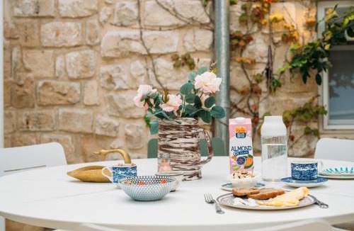 Artists Colony House | Azamra Inn Tzfat