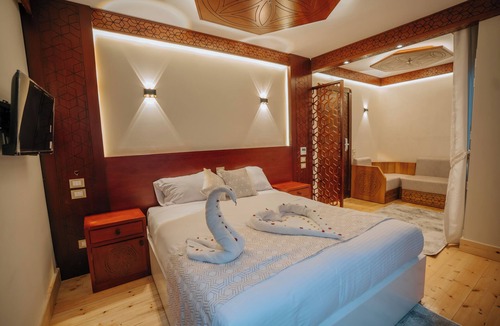 Aswan Boat Rental | Azhar I Dahabiya Luxury suite river Nile cruise