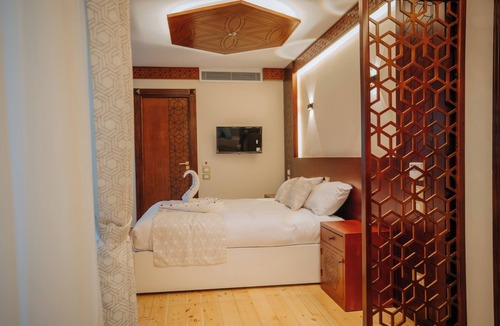 Aswan Boat Rental | Azhar I Dahabiya Luxury suite river Nile cruise
