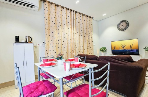Taqah House | BAIT AZUZ, Elegant suite in Havana