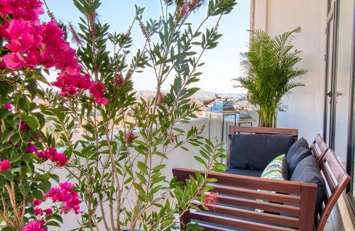 Al Swaifyeh Hotel | Balcony Suite - The Liwan Hotel