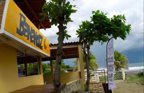 El Transito Bed & Breakfast | Bananoz Surfhouse