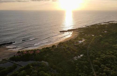 El Transito Bed & Breakfast | Bananoz Surfhouse