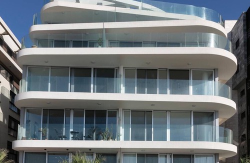 Haifa Apartment | Bat Galim Seaside Artistic Retreat 3BR Apartment
