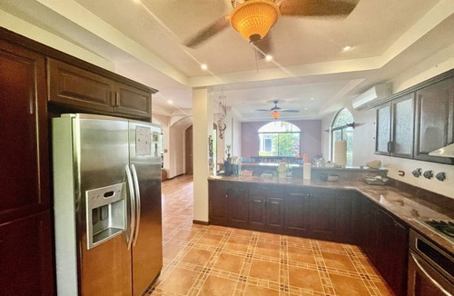 Villas Xihu House | Beach Front-Gated Community-Large Oceanside Casa!
