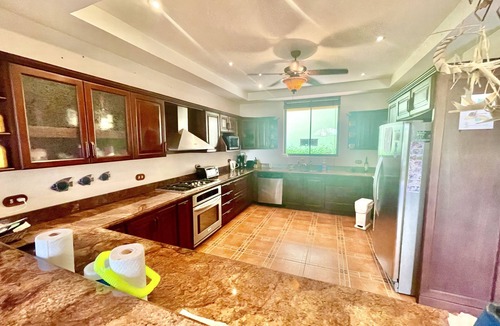 Villas Xihu House | Beach Front-Gated Community-Large Oceanside Casa!