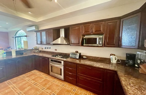 Villas Xihu House | Beach Front-Gated Community-Large Oceanside Casa!