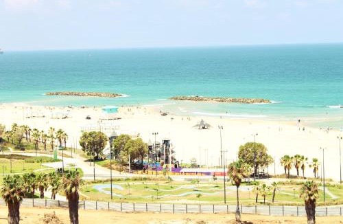 Ashkelon Apartment | Beach Suite Israel - Indoor Pool, Best View, Gym, Massage Chair, Spa ביץ סוייט ישראל - נוף ים מאלף, בריכה מקורה, כיסא מסאז, חדר כושר וספא