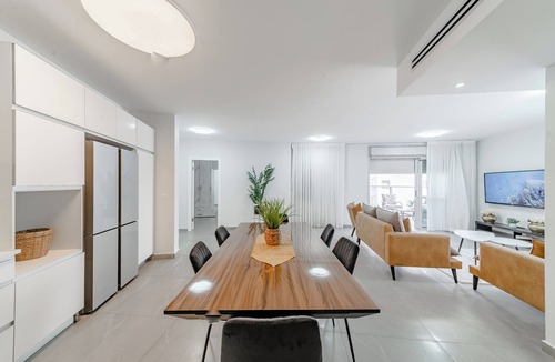 Ashkelon House | Beach vicinity, shopping G-level, parking. Near playground. Shabbat elevator