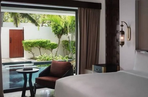Salalah Hotel | Beachfront Accommodations! Outdoor Pool, Spa Center, Complimentary Parking!