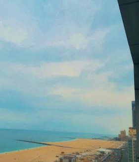 Rumailah Apartment | Beachfront Luxury Family Apartment with Pool, Gym, Jacuzzi - AJMAN Corniche UAE