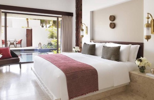 Salalah House | Beachfront Oasis! Private Plunge Pool & Terrace, Spa Center and Free Parking!