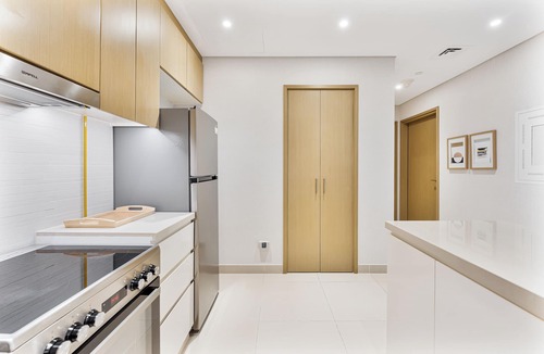 Al Sufouh 2 Apartment | Beachfront-Vibe 2BR APT Walk to JBR & Bluewaters
