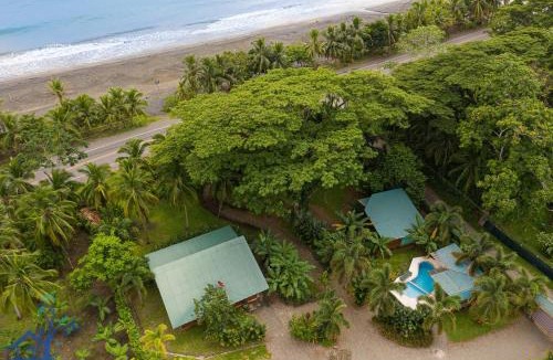 Puerto Viejo de Talamanca House | Beachfront Villa Sea Breeze w AC and POOL