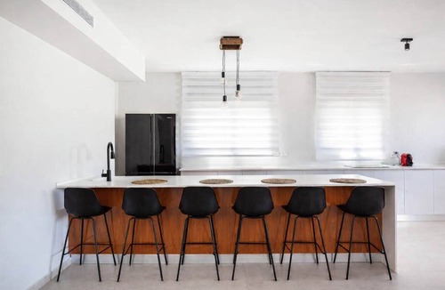 Bat Yam Apartment | Beachside 3BR | Huge Patio| Mamad