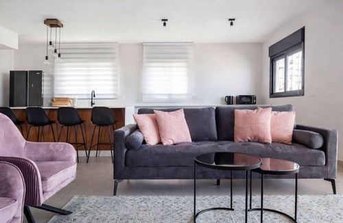 Bat Yam Apartment | Beachside 3BR | Huge Patio| Mamad