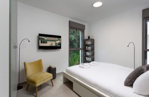 Tel Aviv Apartment | Beautiful 2BDR w MAMAD at Zalman by HolyGuest