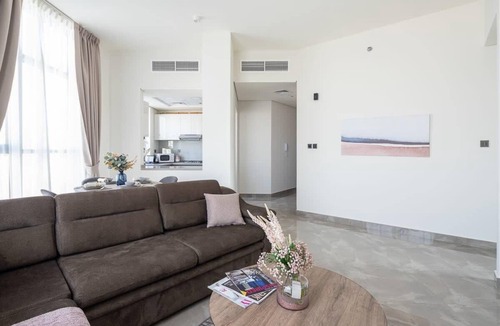 Dubai Apartment | Beautiful and Upscale 2BR Apartment in Dubai South