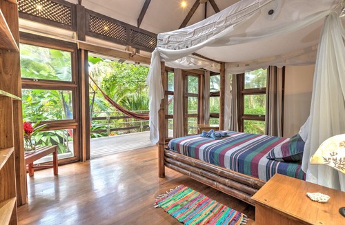 Cocles House | Beautiful bungalow set in a beach front tropical garden