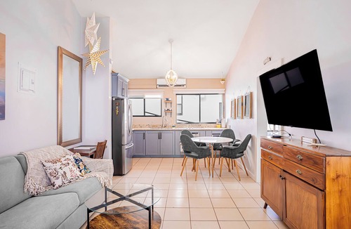Coco Sunset Hills Condo | Beautiful condo! Steps to beach, shops, dining!