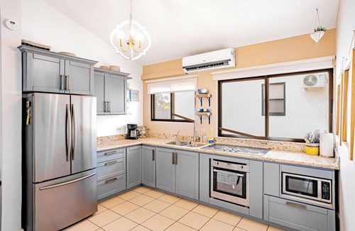 Coco Sunset Hills Condo | Beautiful condo! Steps to beach, shops, dining!