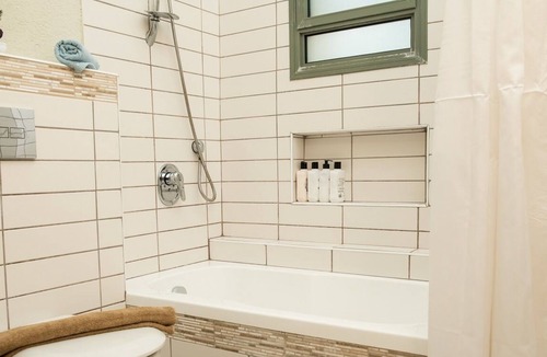 She'ar Yashuv House | Beautiful country side property outside Nuriel main complex