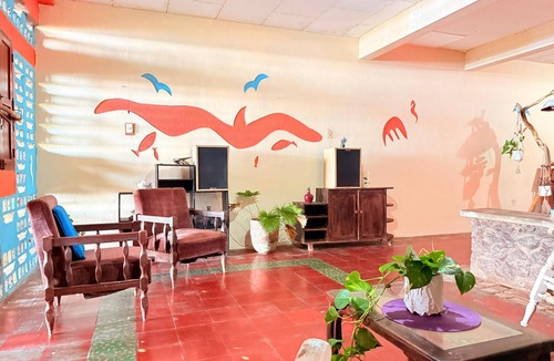 Poneloya House | Beautiful home with 3 spacious bedrooms, comfortably accommodating six people