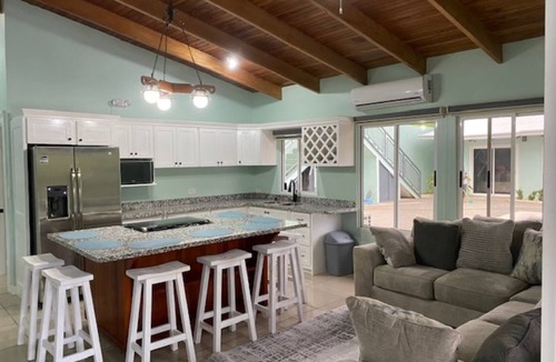 Bouvet Island House | Beautiful new home located on the Central pacific near Playa Hermosa Beach!