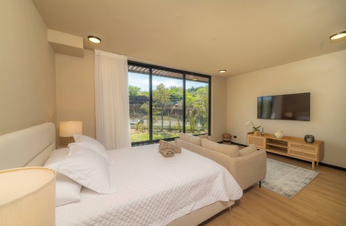 Santa Ana Apartment | Beautiful Studio