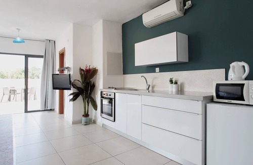 Jaffa Apartment | Beautiful Studio in Flea Market By Holiday Rentals