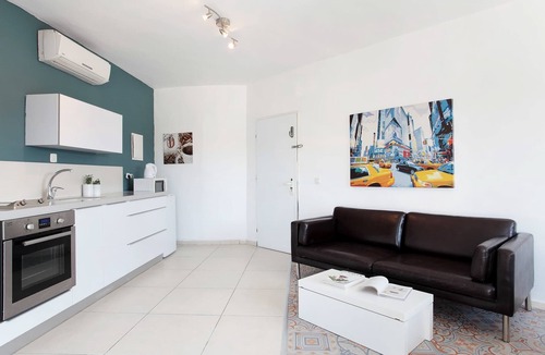Jaffa Apartment | Beautiful Studio in Flea Market By Holiday Rentals