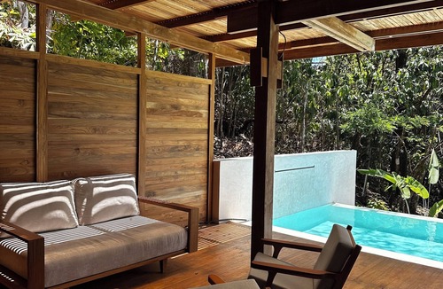 Montezuma Villa | Beautiful Teak Living Space at Taru Rentals