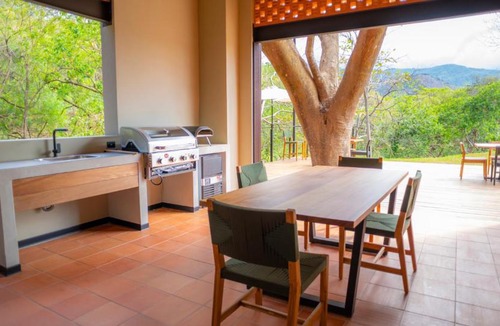 Santa Ana Hotel | BEE Suites Santa Ana - San Jose