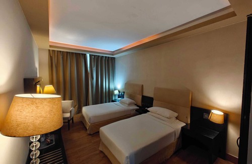 Ras Al Khaimah Hotel | Belvilla Mangrove Waterfront Suites, Ras Al Khaimah