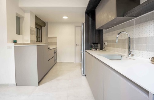 Tel Aviv Apartment | Ben Yehouda Jonquille