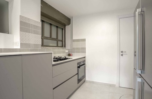 Tel Aviv Apartment | Ben Yehouda Jonquille