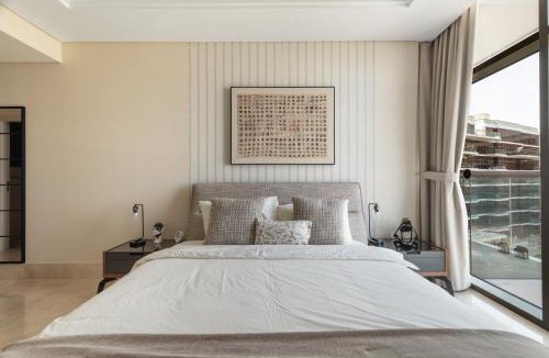 Palm Jumeirah Apartment | Best View Luxury 2BDR Palm Jumeirah, Beach & Pool