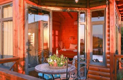 Ne'ot Golan House | Between Water and Sky