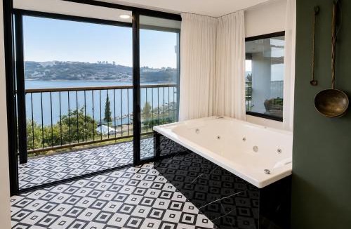 Masade Apartment | BiRKA - מתחם של 2 סוויטות מפנקות מול בריכת רם