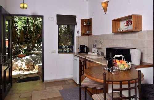 Shomera Villa | Birkata Luxury Suites for couples - Achlama suite