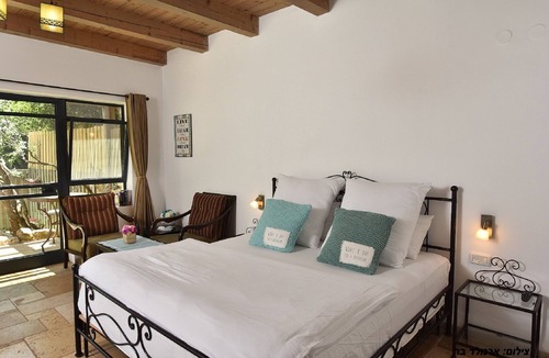 Shomera Villa | Birkata Luxury Suites for couples - Achlama suite