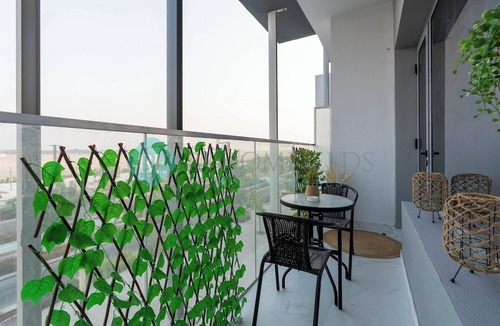 Abu Dhabi Apartment | Bloomfields Relaxing STU in Oasis Masdar City