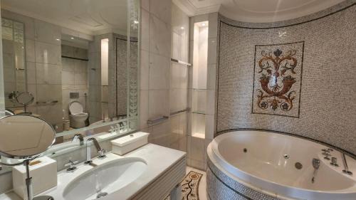 Jadaf Apartment | Blue Ocean Holiday Homes - Palazzo Versace