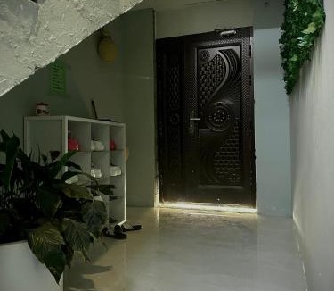 Al Hamra Bed & Breakfast | Blue star inn