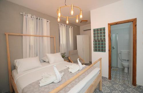 Rosh Pinna Bed & Breakfast | Blue Stone